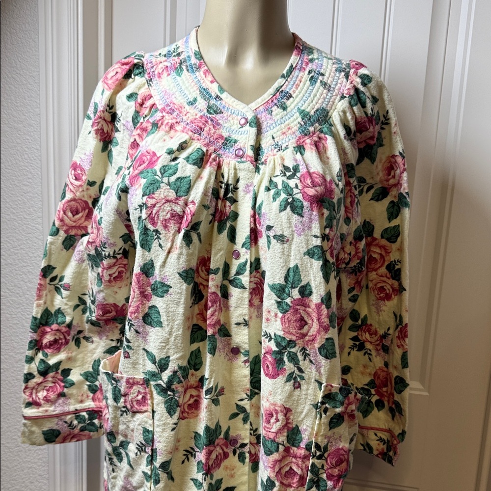 National signature-vintage-style floral housecoats‎ popular from the 1980/1990